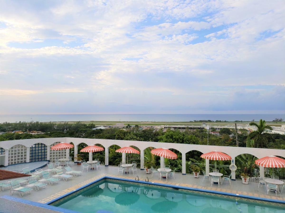 Hotel Montego Montego Bay Exterior photo